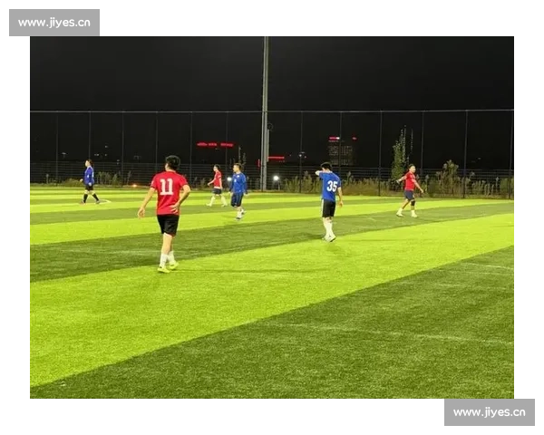 精彩友谊赛现场直播，各大球队激烈对决，球迷们不容错过的足球盛宴 - 副本